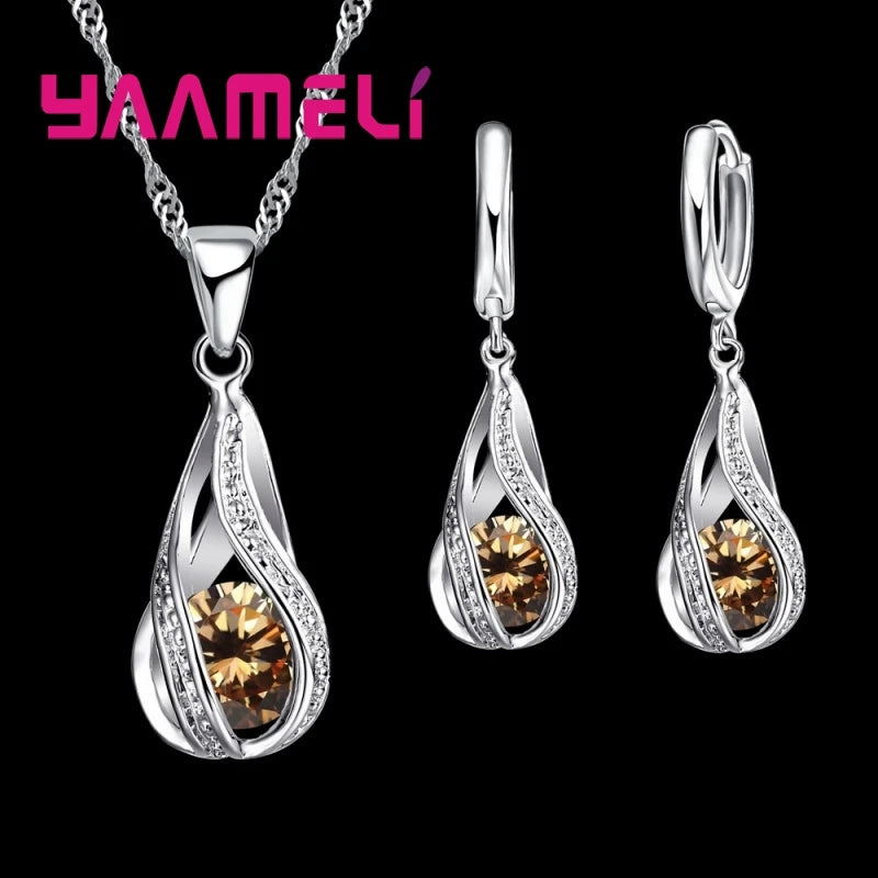 Collar de plata de ley con diamantes