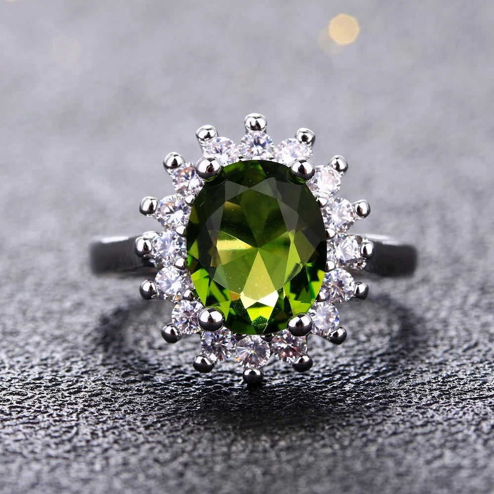 Anillo de plata de ley con piedra verde