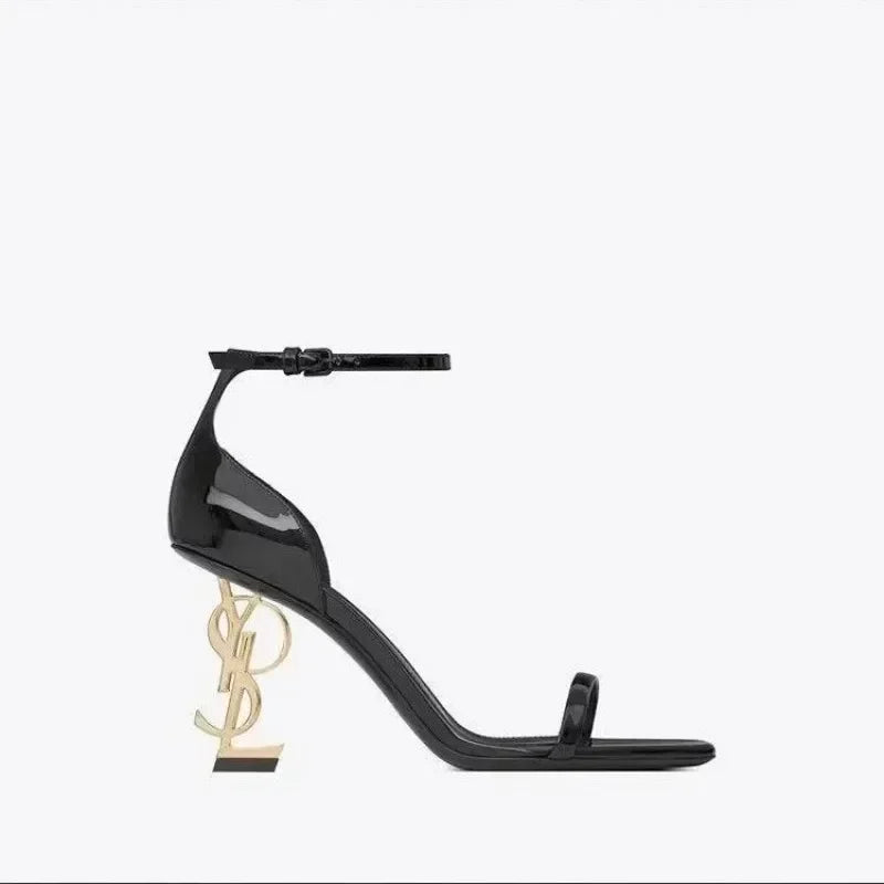 Tacones de imitación