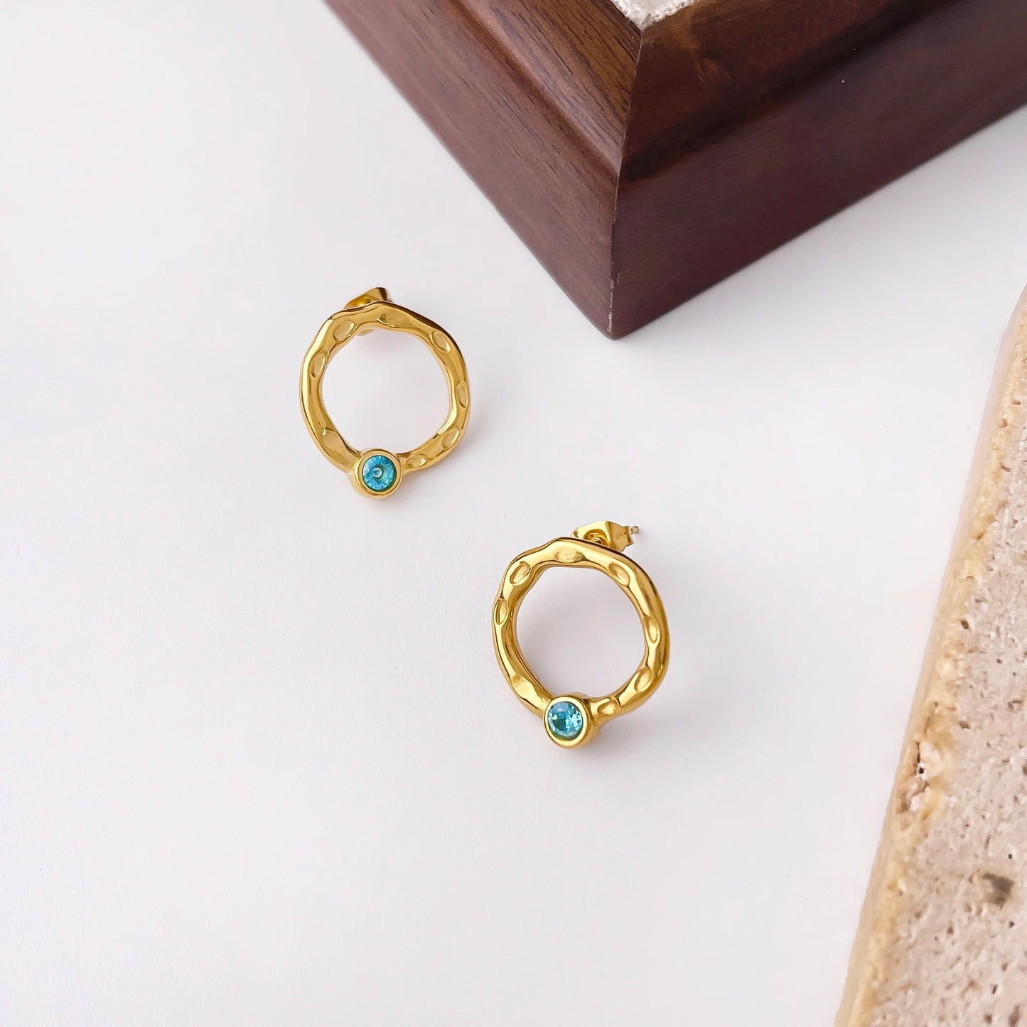Pendientes con piedra turquesa
