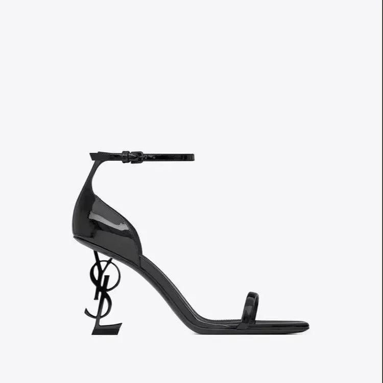 Tacones de imitación