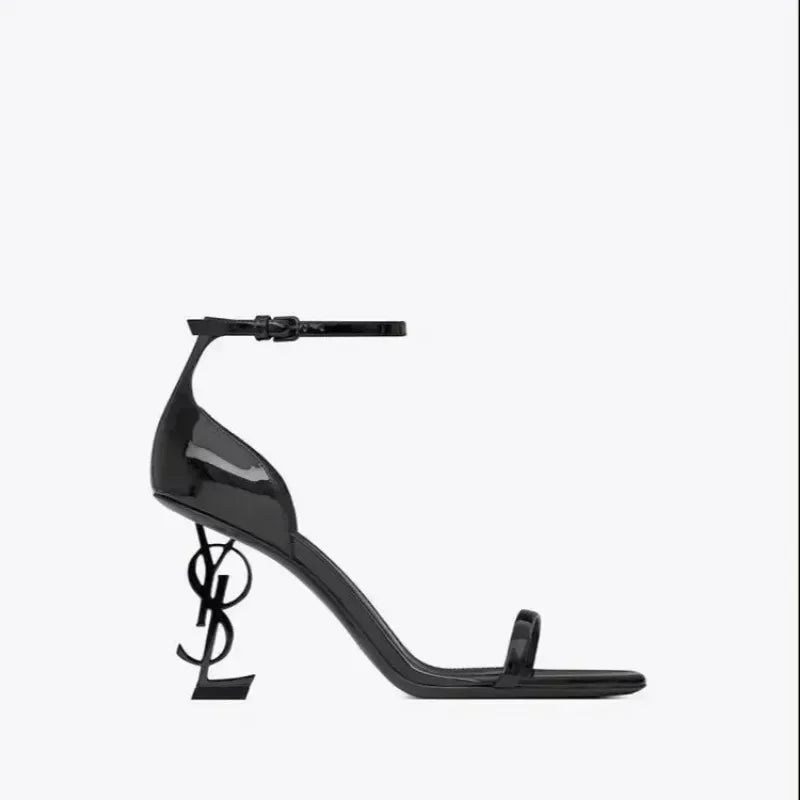 Tacones de imitación